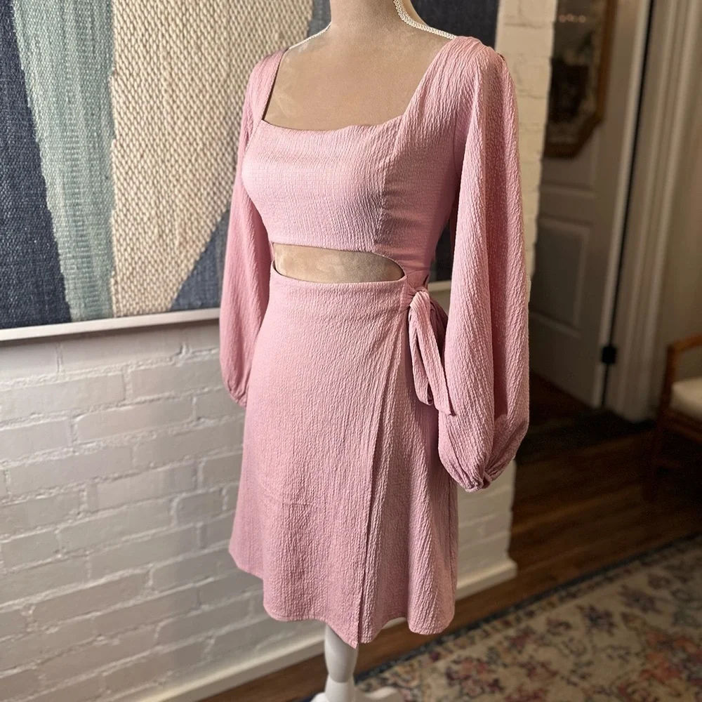 Astr The Label Dusty Pink Balloon Sleeves Cutout Dress - Picture 4 of 14